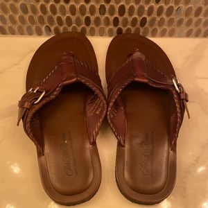 Like new Saks Fifth Ave leather flip flops made in Italy